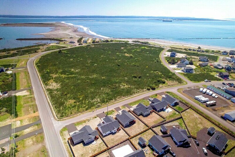 Гостиница Ocean Shores Home w Game Room - Walk to Beaches!