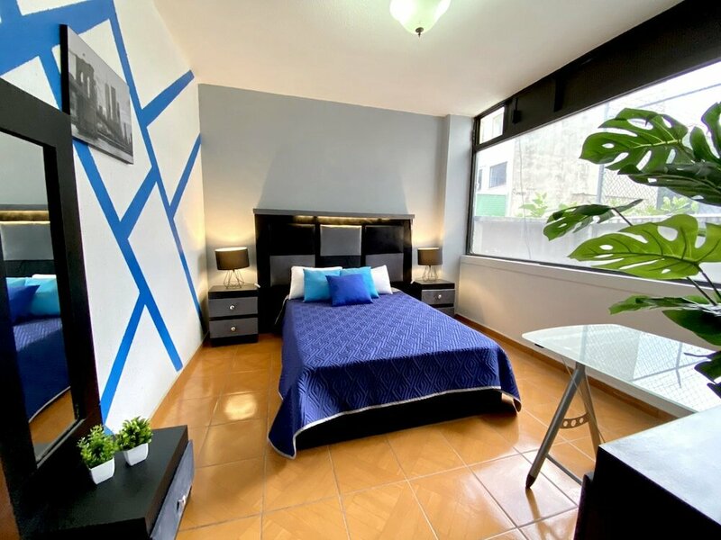 Хостел Roomies hostel Cibeles в Мехико