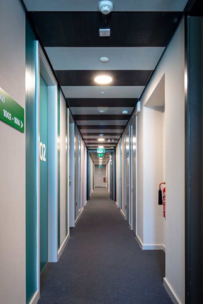 Фото Clink i Lár