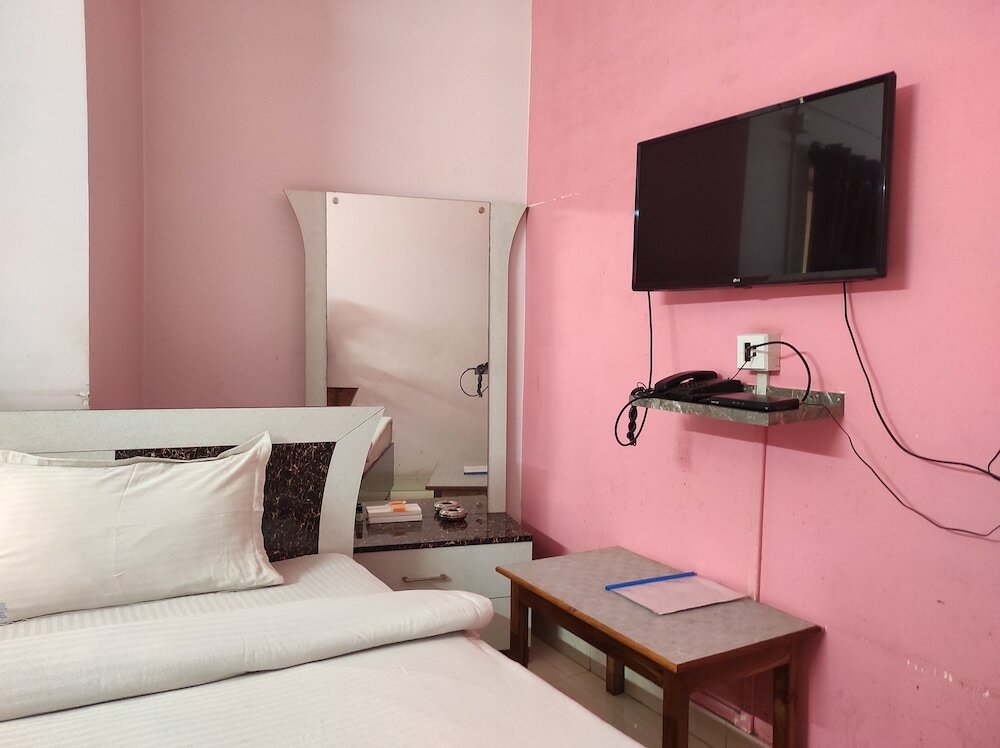 Фото Sawkmie Hotel