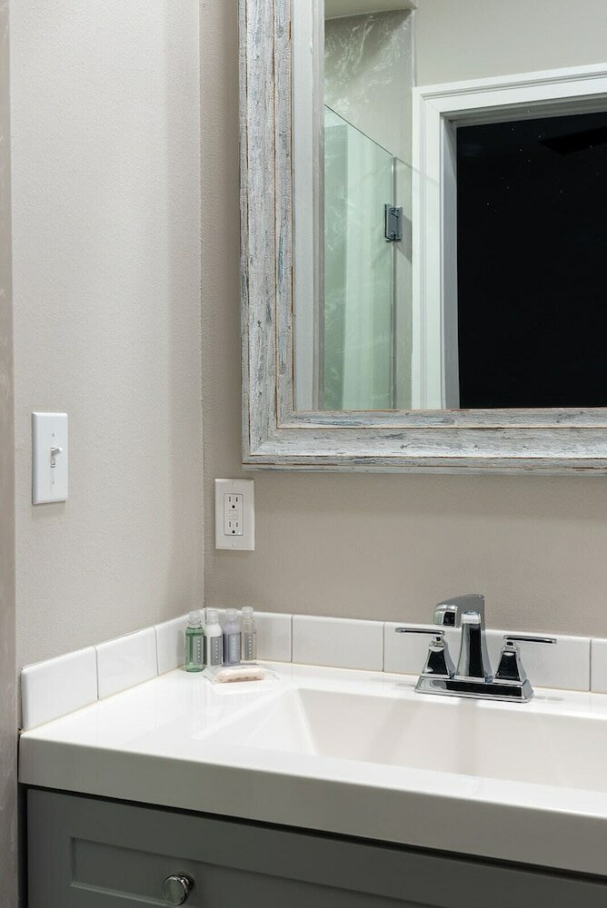 Фото Holy Angels Bywater Hotel and Residences