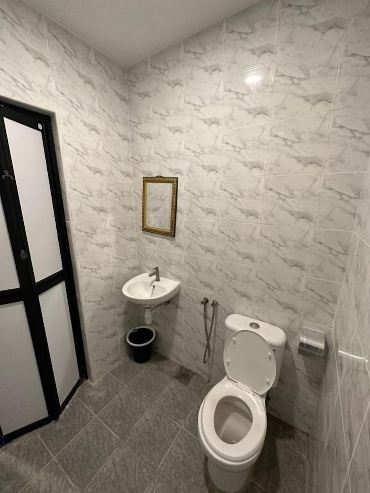 Фото Oyo 90832 Hotel Apsara Temerloh Gateway