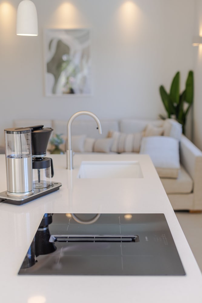 Фото The Olive Poolhouse