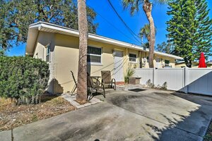 Гостиница Comfy Dunedin Escape: 1 Block to Main Street!