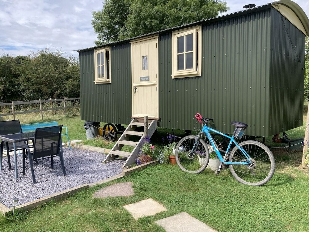 Фото Oxton Hill Hideaway