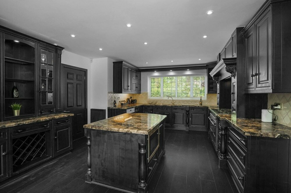 Фото Luxury Designer Mansion in West Midlands Countryside