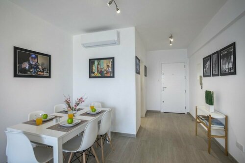 Гостиница Mackenzie Zoe Seafront Suite в Ларнаке