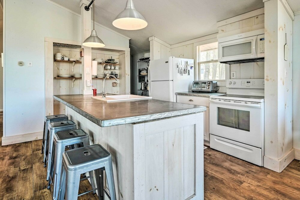 Фото Unplugged Mountain Retreat With Porch Swings!