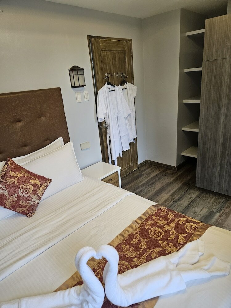 Фото Pacific Bay Grand Suites