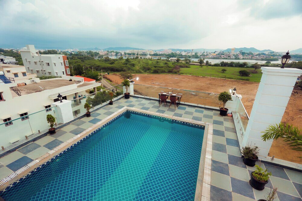 Фото Lake View Hotel Revaas