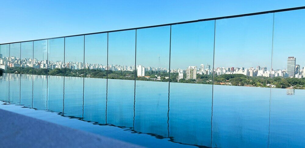 Фото White by Movinn