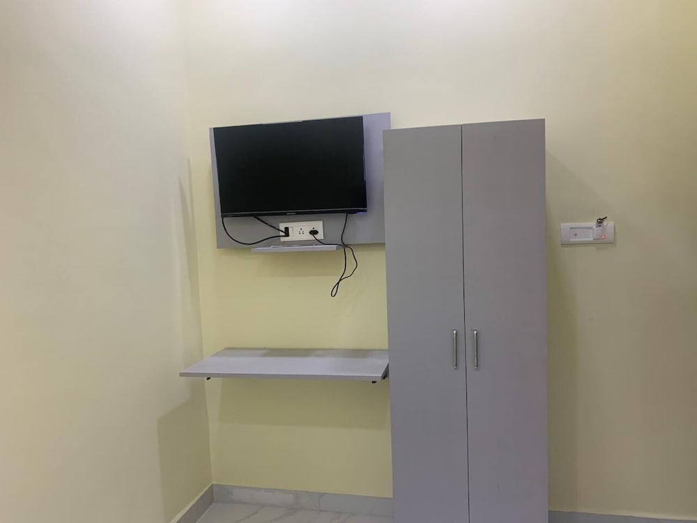 Фото Hotel Sai Guest House