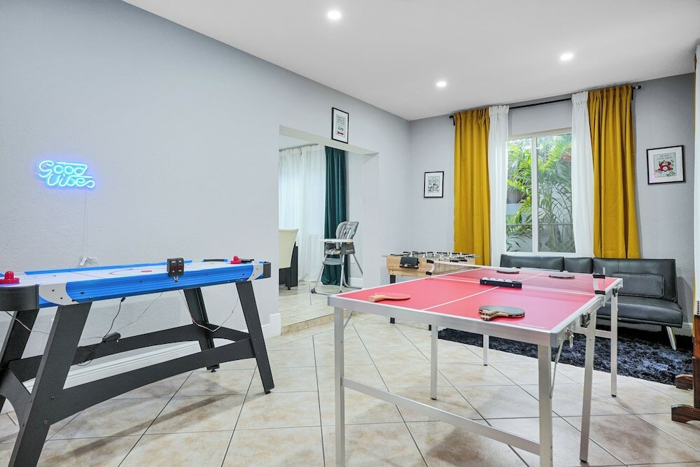 Фото 4 to 23 Guests GameRoom 2 Kitchens Bar BBQ