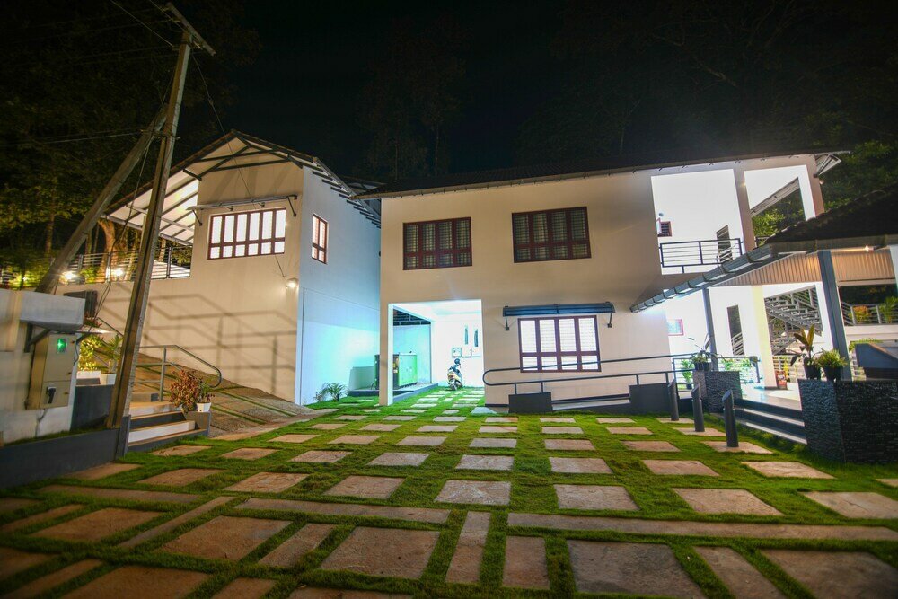 Фото B'camp Resorts & Homestays