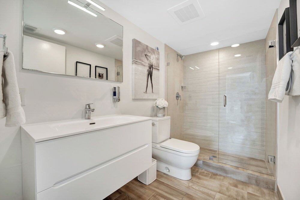 Фото Stunning 2br 2ba Bay Harbour with Pool