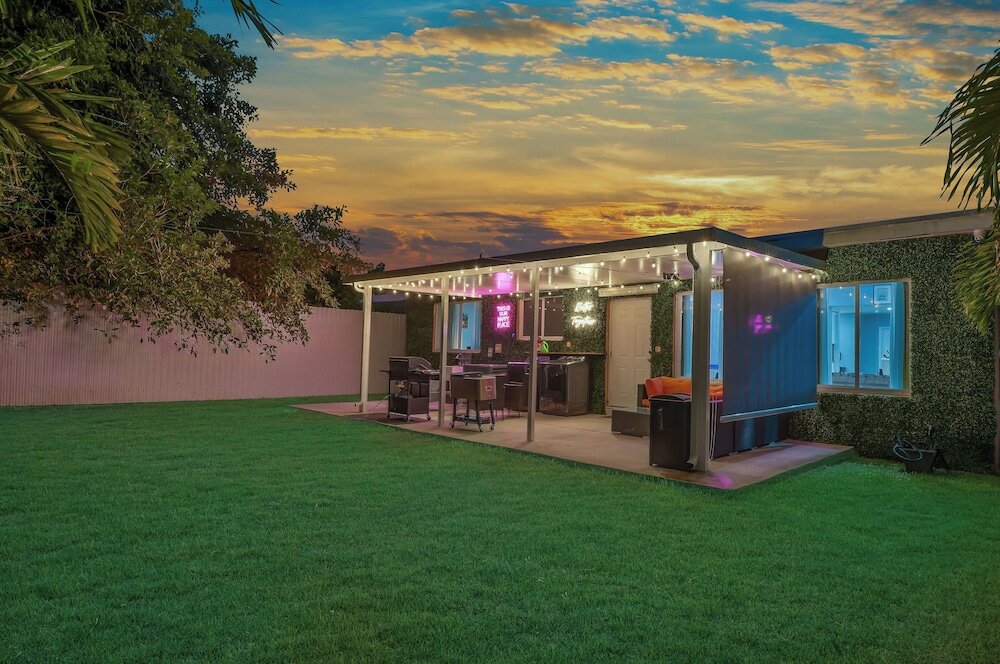 Фото 4 to 23 Guests GameRoom 2 Kitchens Bar BBQ