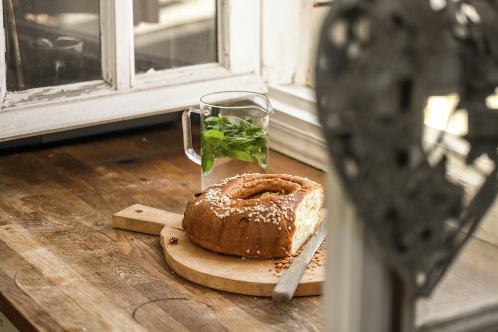 Фото Elegant 1br Apt w Balcony in the City