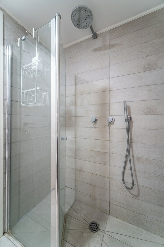 Фото Stylish 1br Beach-Front Apt w Sea View