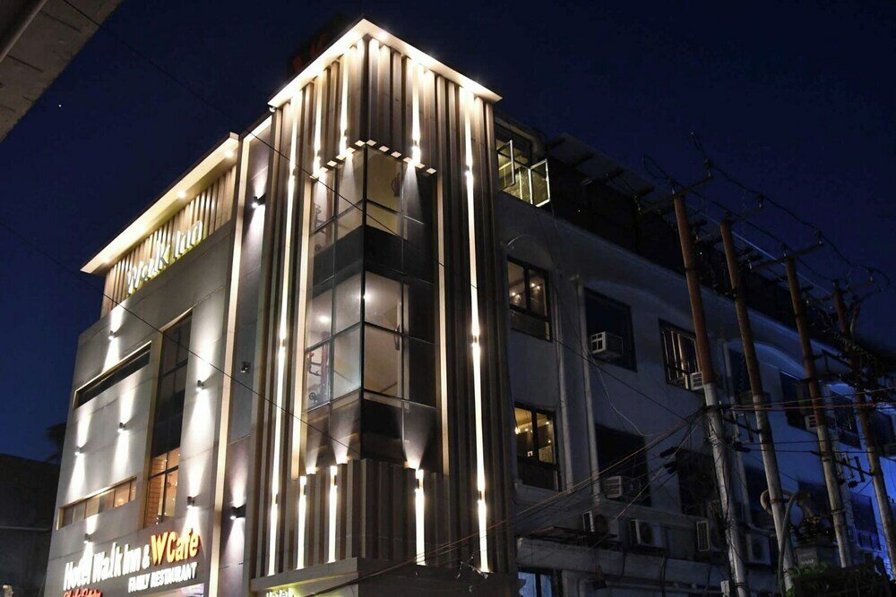 Фото Rnb Select Hotel Walk in Lucknow