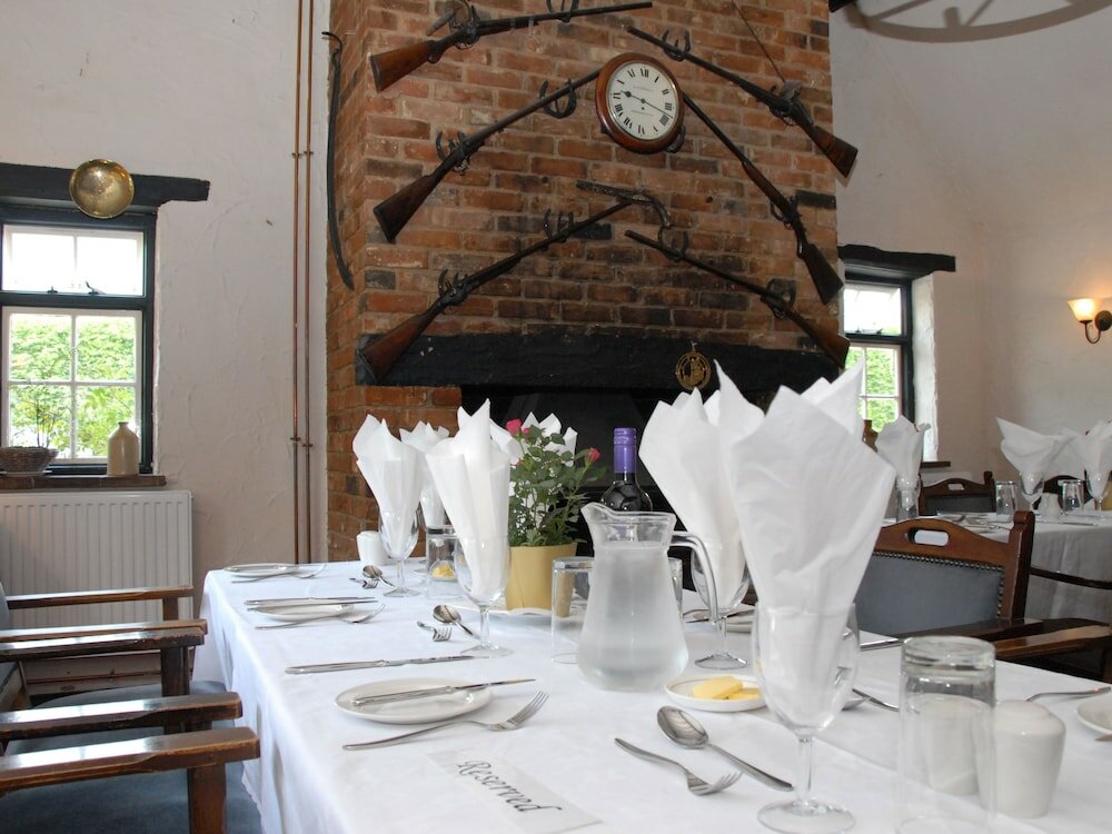 Фото The Peacock Country Inn