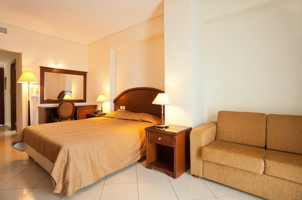 Фото Europa Beach Hotel