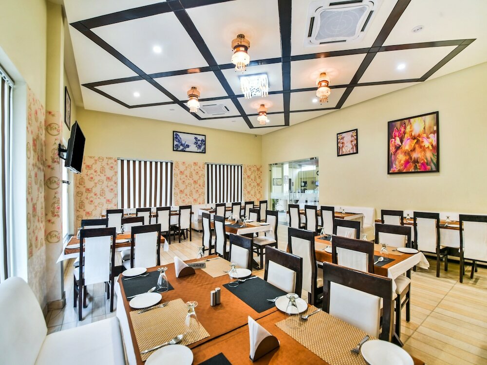 Фото Hotel Amrit Manthan