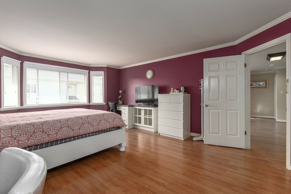 Фото Fraser River Richmond Bed & Breakfast