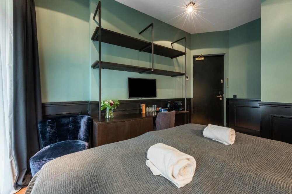 Фото The Bolster