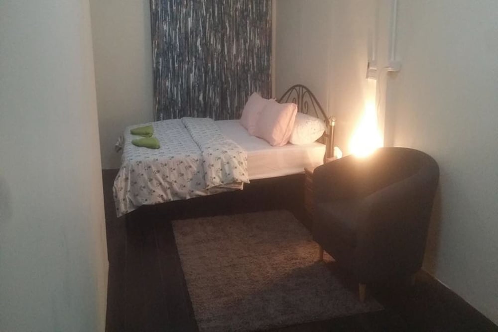 Фото First Inn On Nut - Hostel