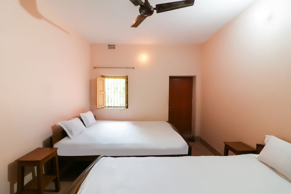 Фото Spot On 49047 Shree Chaitanya Math Bhakti Villas