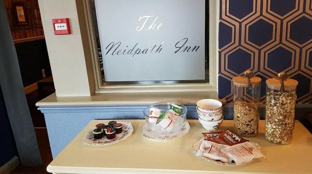 Фото The Neidpath Inn