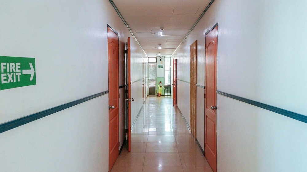 Фото RedDoorz @ Humayhumay Road Lapulapu