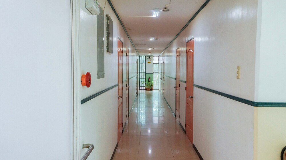 Фото RedDoorz @ Humayhumay Road Lapulapu