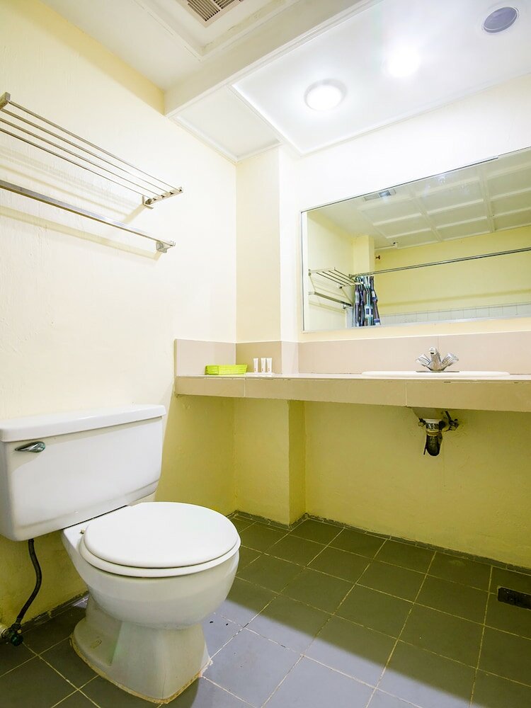 Фото Vaccinated Staff - Capital O 465 Ford's Inn