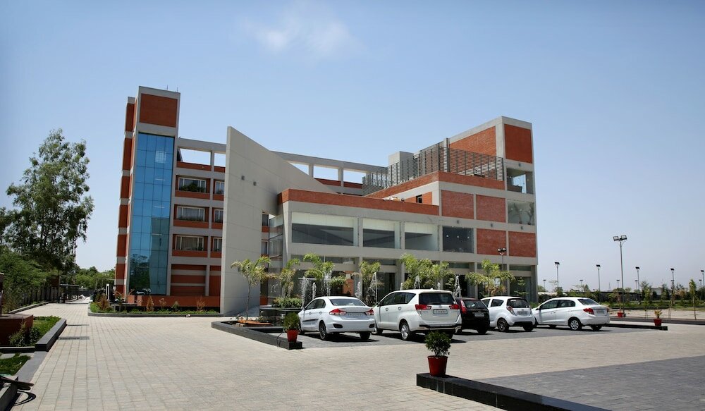 Фото отеля 2