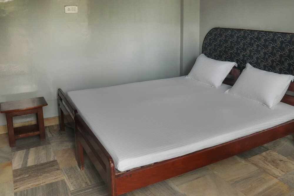 Фото Spot On 49477 Hotel Galaxy