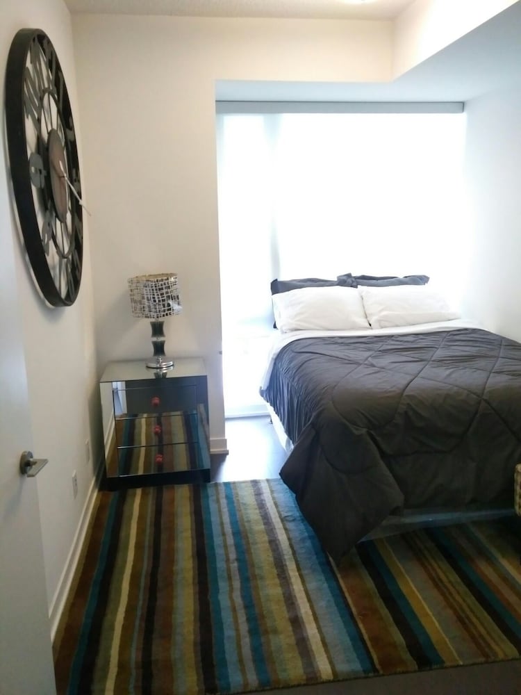 Фото Midnight Suites