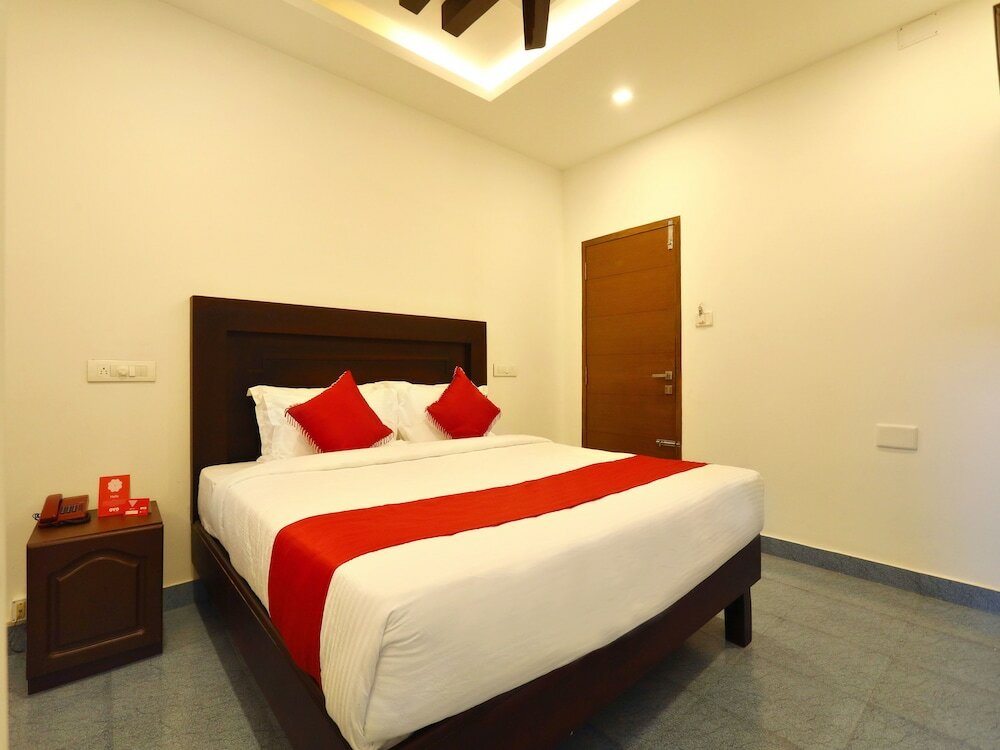 Фото Oyo 8964 Malabar Plaza Hotel