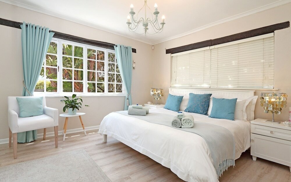 Фото Hout Bay Beach Cottage