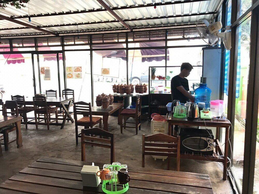 Фото Soutchai Pakse Backpacker Hostel