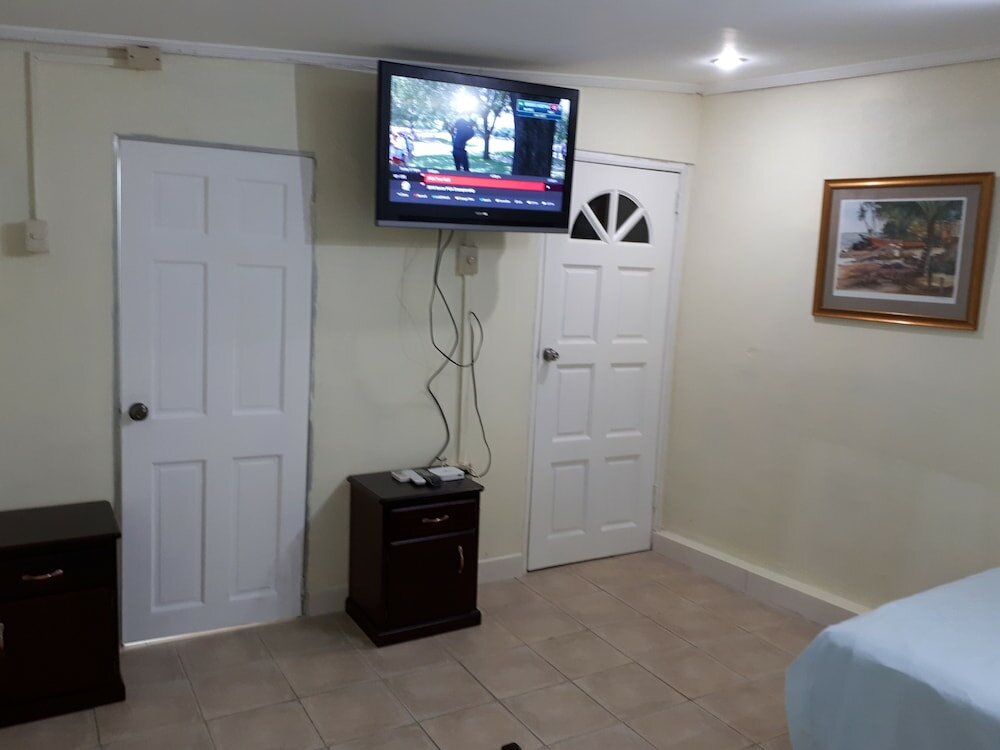 Фото Woodbrook on the Avenue