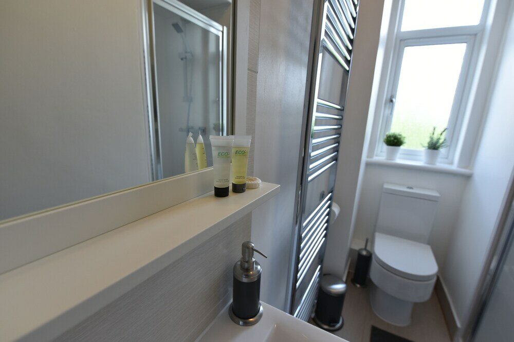 Фото First - Meadowbank House Apartment