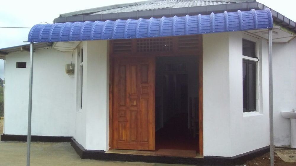 Фото East Mount Villa