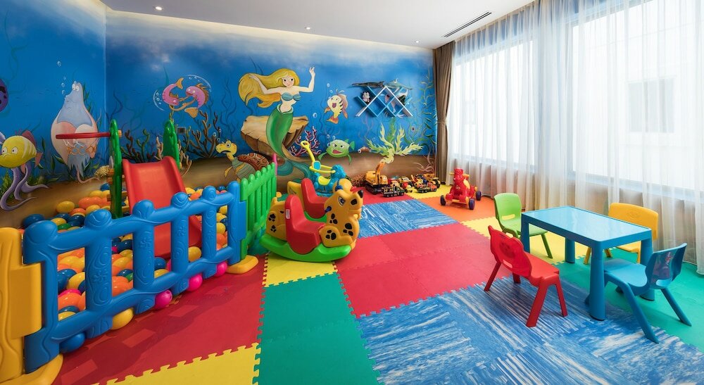 Фото Monarque Hotel