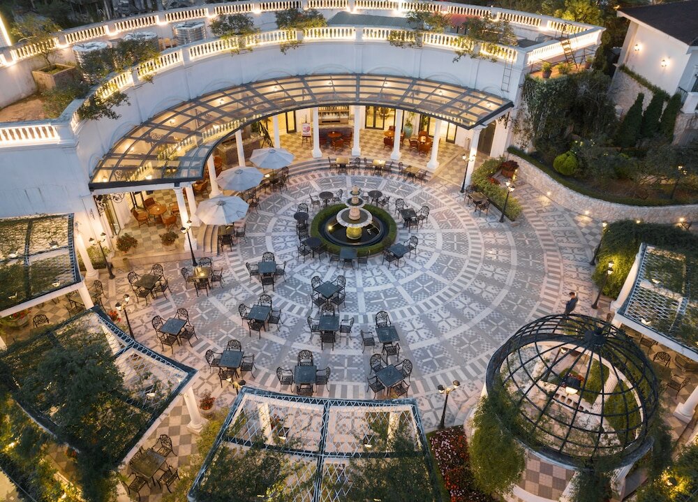 Фото отеля 2