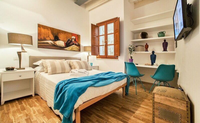 Гостиница Suite&Spa Chambres Du Monde в Кальяри