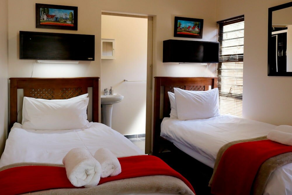 Фото A Little Guesthouse