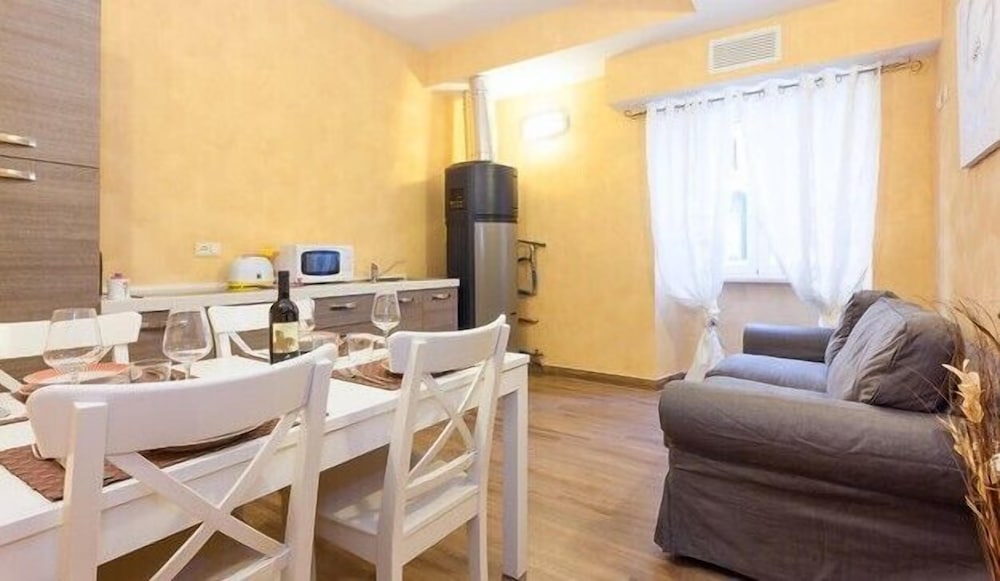 Фото Domus Solis San Pietro