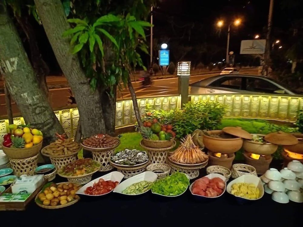 Фото Gateway Inn Hoi An