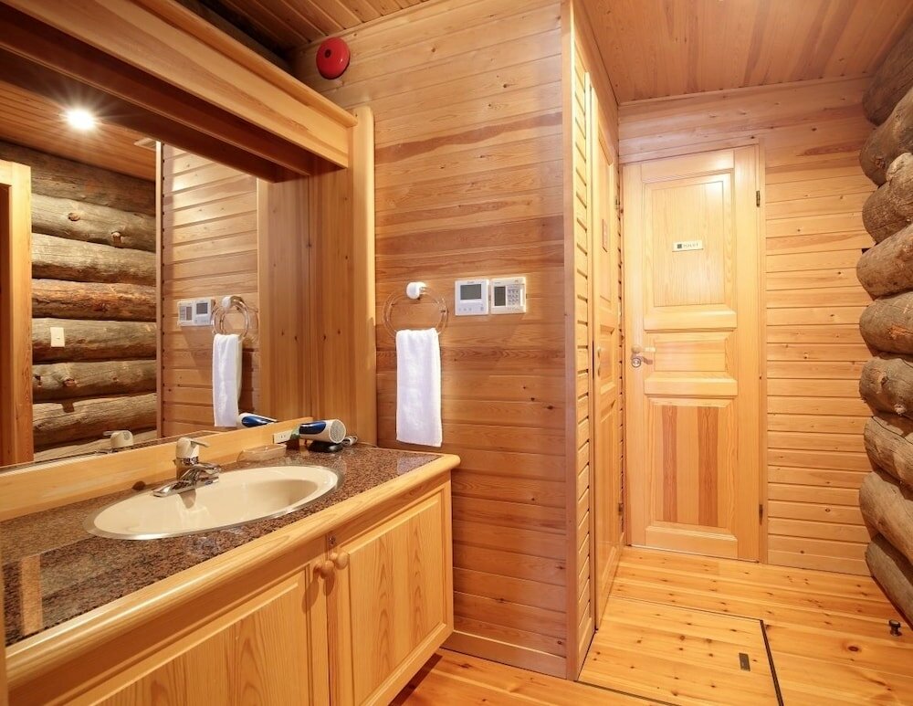 Фото Loghotel The Maplelodge